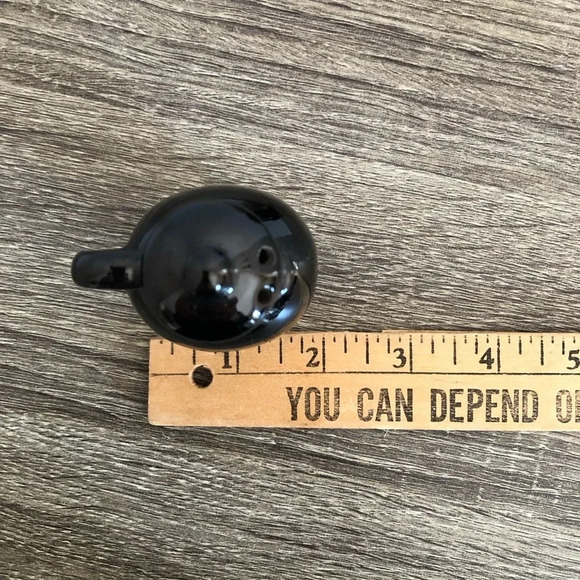 Vtg Novelty Salt and Pepper Shakers - Picture 11 of 12